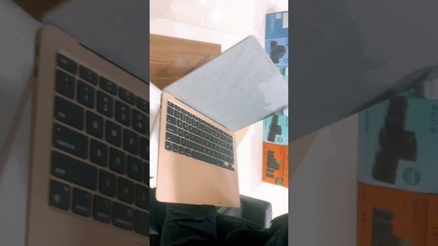 Apple MacBook Air 256GB Golden color unboxing.. смотреть онлайн