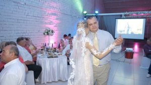 Трогательный танец с отцом