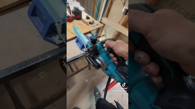 Makita XGT planer aws with vacuum