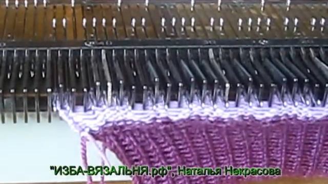 Вязание на вязальной машине для детей?Машинное взание шапки?Вязаная шапочка сзавязками для девочки