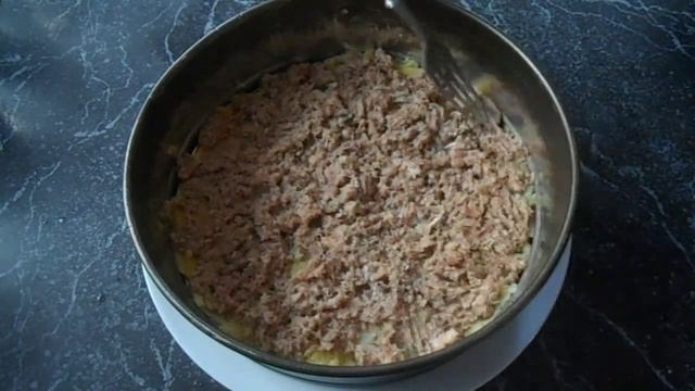 Нежный слоёный салат "Белые Лилии" с рыбой и домашним майонезом!