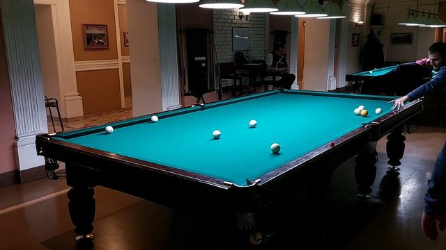 Московская пирамида - партия между Борисом и Амином в русском бильярде смотреть онлайн