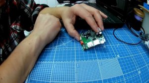 Мелкий ремонт БумБокса от китайского производителя замена микро USB