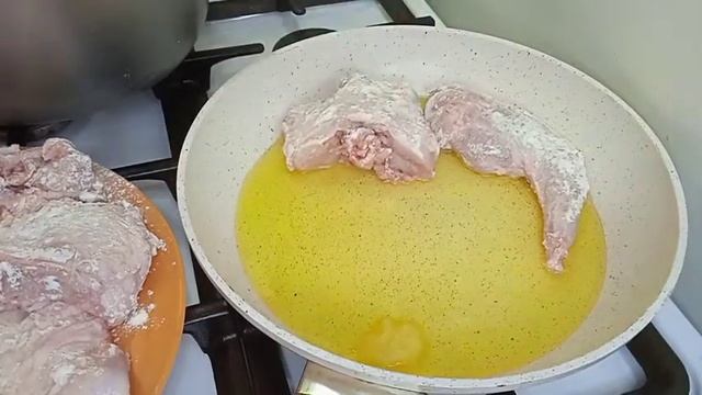 КРОЛИК ТУШЕНЫЙ В СМЕТАНЕ с картофелем в духовке. смотреть онлайн