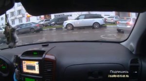 Не регулируемые перекрёстки, как выполняется поворот на право.