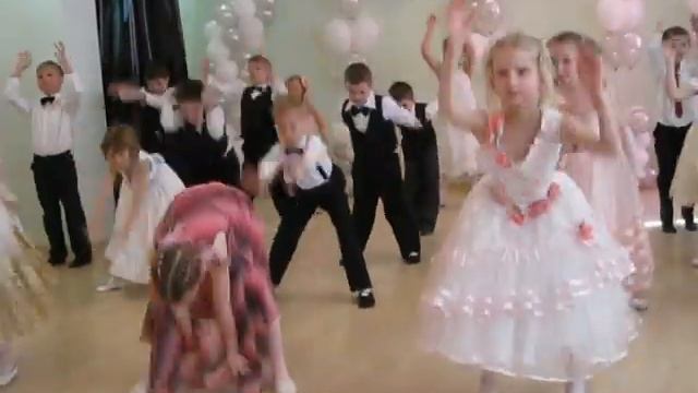 танец мы маленькие дети в детском саду у Маргошки смотреть онлайн