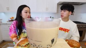 Giant BOBA MILK TEA + GRASS JELLY & FRIED CHICKEN SANDWICHES MUKBANG