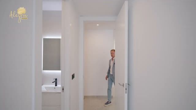 Роскошное жильё в Испании: Апартаменты с Потрясающим Видом на Море в Гвардамар-дель-Сегура смотреть онлайн