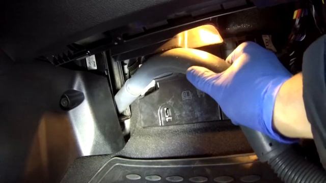 ФРИЛЕНДЕР 2, замена САЛОННОГО ФИЛЬТРА САМОСТОЯТЕЛЬНО!! FREELANDER cabin filter changing. смотреть онлайн