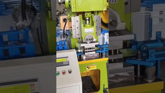 Машина для производства колючей проволоки из нержавеющей стали смотреть онлайн