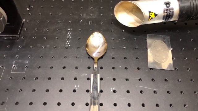 Лазерная гравировка на металлической ложке смотреть онлайн