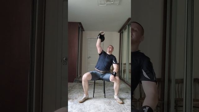 Жим гири 32 кг правой сидя по полному циклу на 47 раз. смотреть онлайн