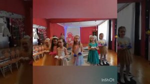 Танец "Вот первая звездочка в небесах" старшая группа