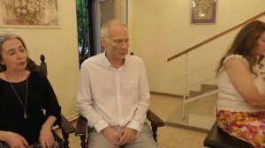 Булат Окуджава. Виноградную косточку в теплую землю зарою.