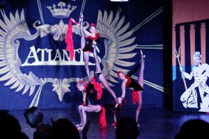 Акробатическая четверка "Танго"