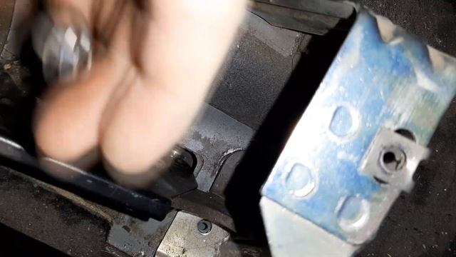 Замена задних тормозов Chevrolet Niva (Bertone Edition) смотреть онлайн