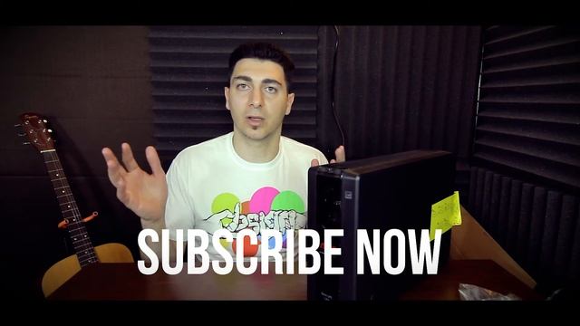 Save computer hardware from a power failure APC UPS Battery Backup & Surge Protector смотреть онлайн