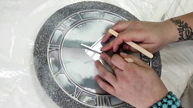 Механизм для часов. Часы из эпоксидной смолы.