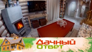 Итальянский шарм в гостиной с камином и витриной для с настолок | «Дачный ответ»