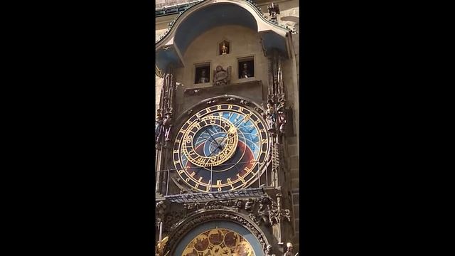 Астрономические часы в Праге. Староместская площадь.