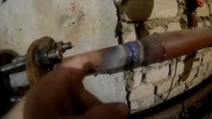 Чем и как заварить трубу
