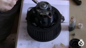 Замена щеток на вентиляторе печки Пежо 406