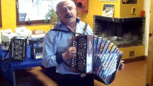 игра на гармошке  Шёл казак на побывку домой