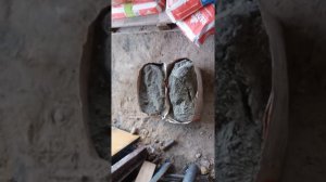 Цемент . Как достать из мешка по японски ?