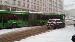 Витебск. 31.10.2012. Буксует автобус