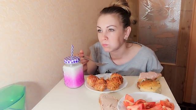 МУКБАНГ //ЗЕЛЁНЫЙ БОРЩ //ФРИКАДЕЛЬКИ смотреть онлайн