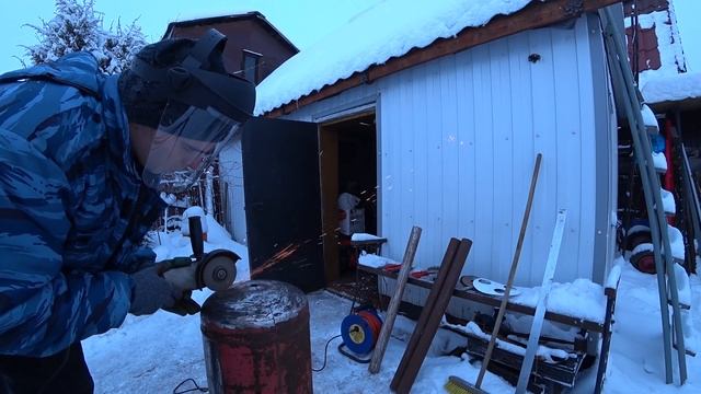 Формирование дымохода у печки из газового баллона смотреть онлайн