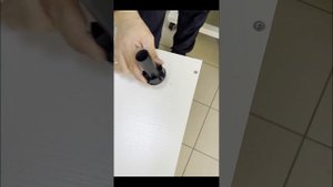 Видеоинструкция по сборке нижнего кухонного шкафа.