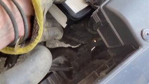 2010 Kia Soul air filter swap