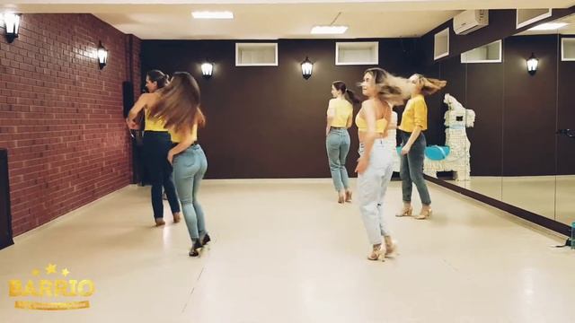 Женский стиль: бачата с Мари, BARRIO смотреть онлайн