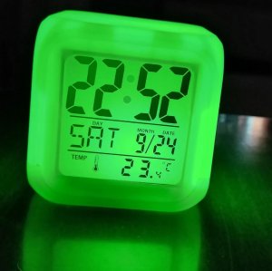 Обзор часов будильника кубика с термометром и светодиодной led подсветкой