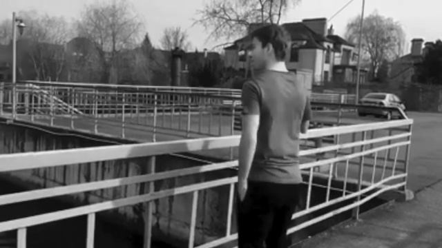 Когда включил Каспийский Груз - Выкинул Айфон в Реку | iPhone in Lake смотреть онлайн