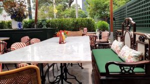 Отмечаем День святого Валентина в любимом кафе. Оно только открылось после ремонта.