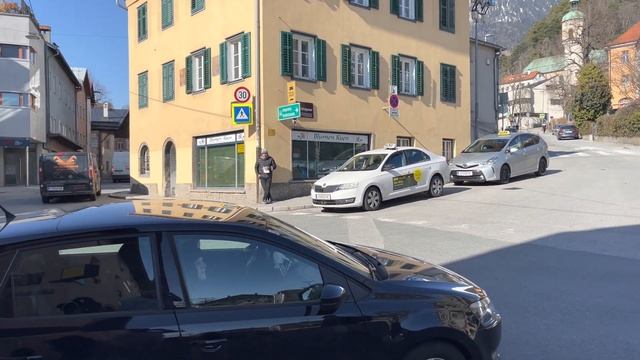 Австрийские улочки, кладбище, тусим смотреть онлайн