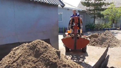 Мини-погрузчик - грейфер