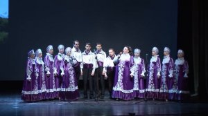 Песня «Что может быть лучше России?" в исп. народного хора «Берёзка»