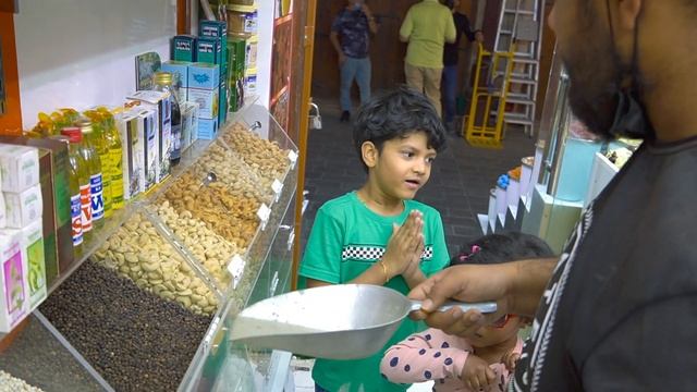 EXPLORE OLD DUBAI | Traditional Abra | Spice Souk #visitdubai | Vlog #32 смотреть онлайн