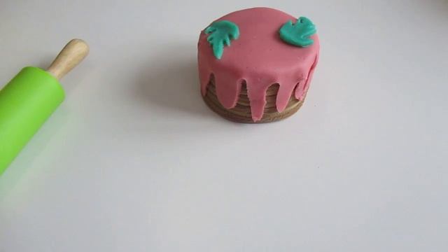 Поделки из пластилина Play Doh  Делаем  Торт как настоящий смотреть онлайн