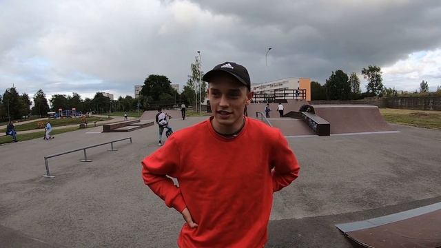 9 НОВЫХ ТРЮКОВ ЗА ДЕНЬ / POV ТРЮКИ НА САМОКАТЕ смотреть онлайн