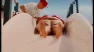 толстая жопа на водной горке