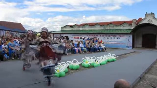 Льняная палитра-2016. №32. Театр моды "Амира-стиль"(ДДТ Комсомольск)-коллекция "Калина с мороза". смотреть онлайн