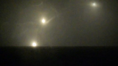 В Минобороны показали кадры залпового пуска крылат...Калибр" по наземным целям на территории Украины