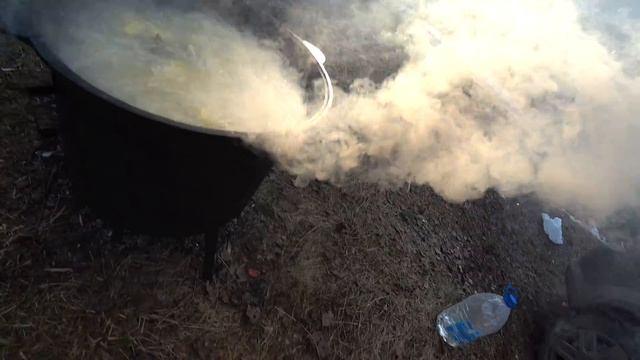 Настоящий русский борщ в казане/A real Russian borscht in a cauldron/borscht in kazane смотреть онлайн