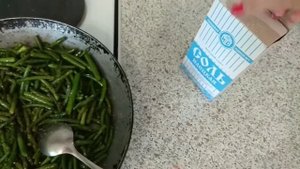 Чесночные стрелки в томате. Простая и вкусная закуска