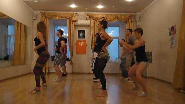 Реггетон из Сочи в Москве: Саида,Яна,Женя. Мужчины видео смотреть онлайн