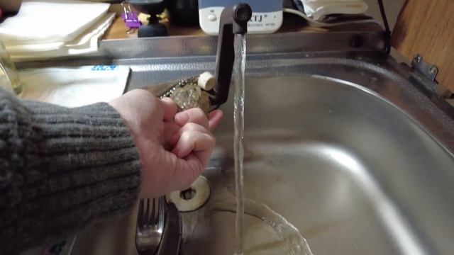 Жизнь в трейлере в Санкт-Петербурге | Автодом лучше, чем снимать комнату в коммуналке смотреть онлайн